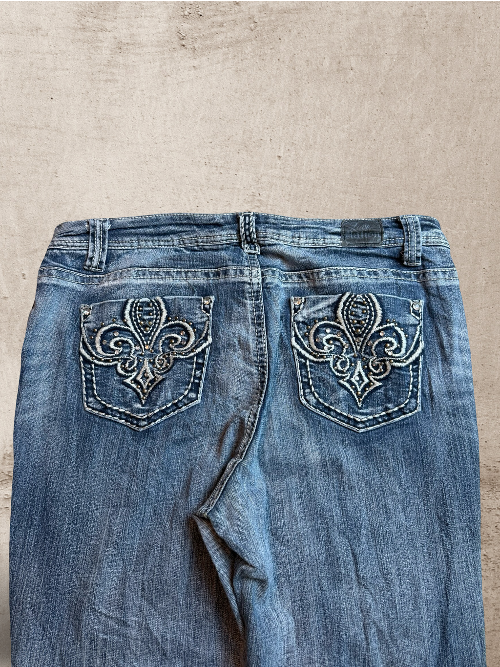 Embroidered Vintage Jeans | W38 L33