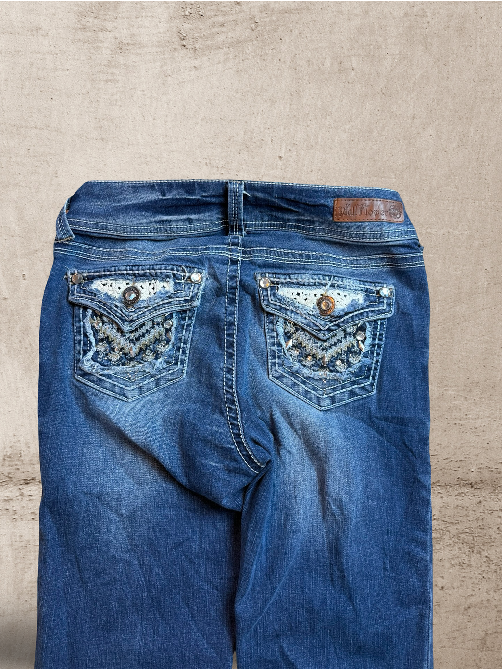Embroidered Vintage Jeans | W27 L33